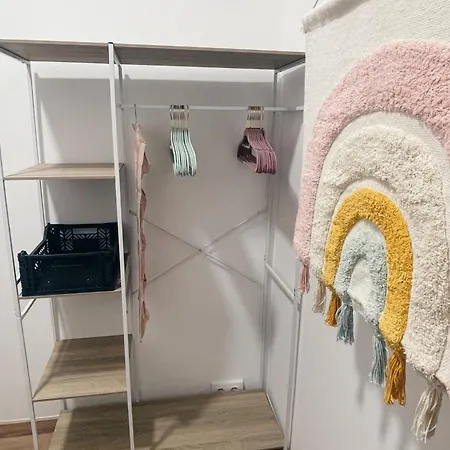 Con Terraza En El Centro De Apartamento